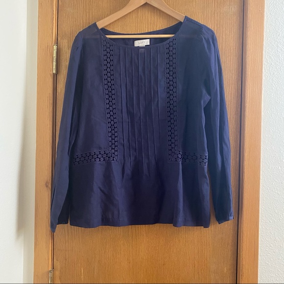 LOFT • Sheer Pleated Peasant Top Cutout Detail - L - Picture 16 of 16